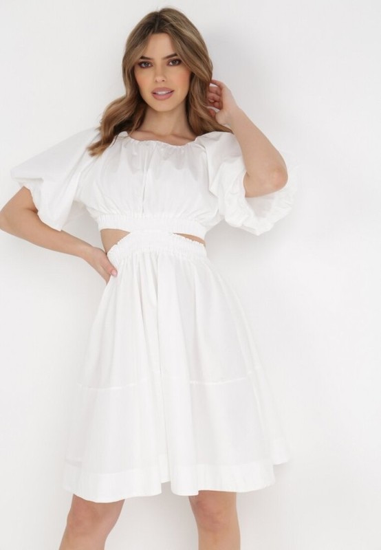 Modne kolory Wiosna Lato 2023: kolor biały