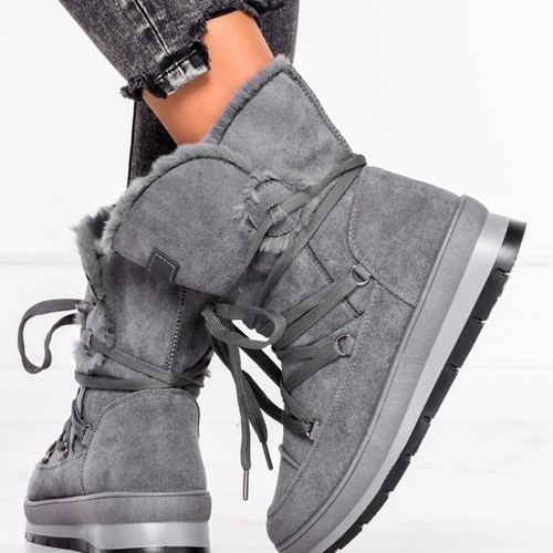 Jak nosić śniegowce damskie