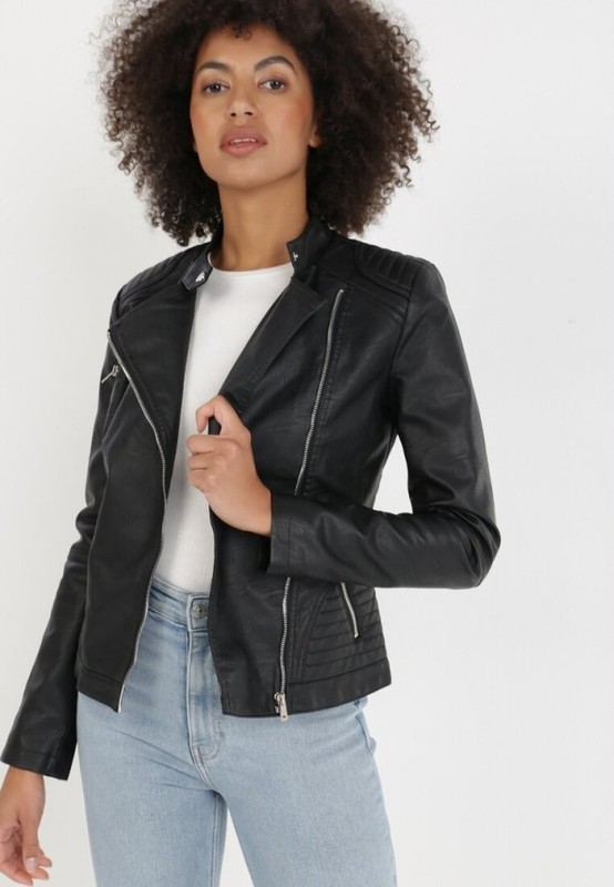 Czarna skórzana kurtka