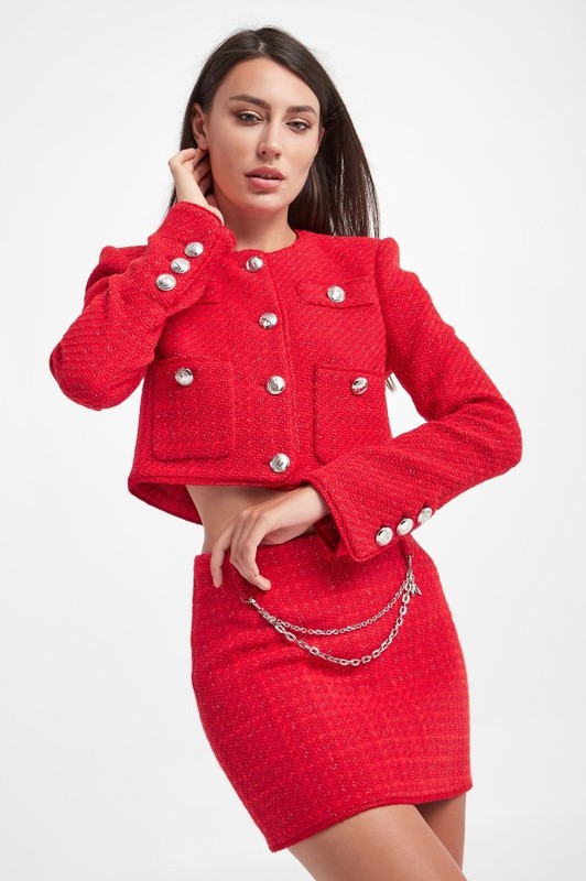 Kolor czerwony na wiosnę i lato 2023