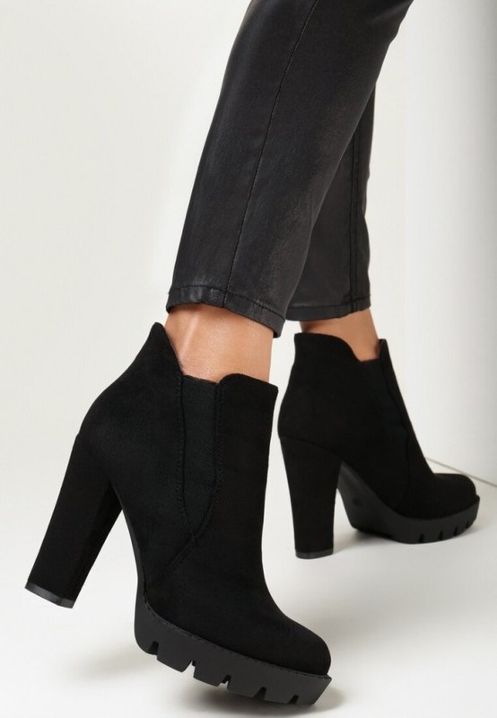 8766e93555bea6f73da43ee259602623c905597957a0f5c2