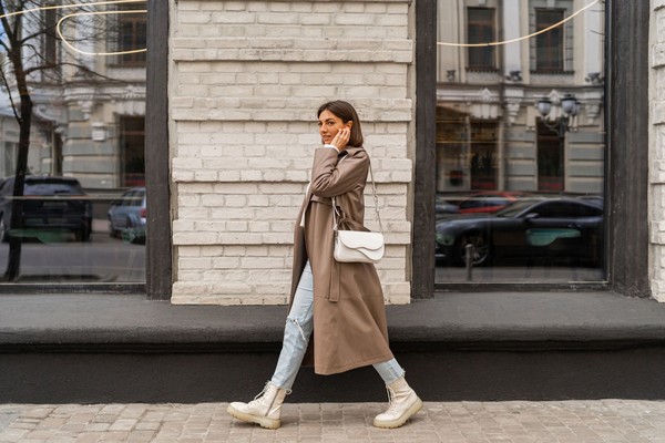 Modne płaszcze - trendy jesień zima 2022 2023