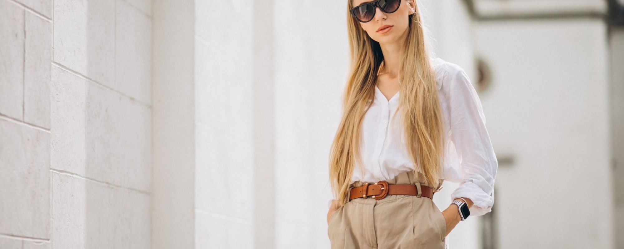 Stylizacje z białą koszulą fp