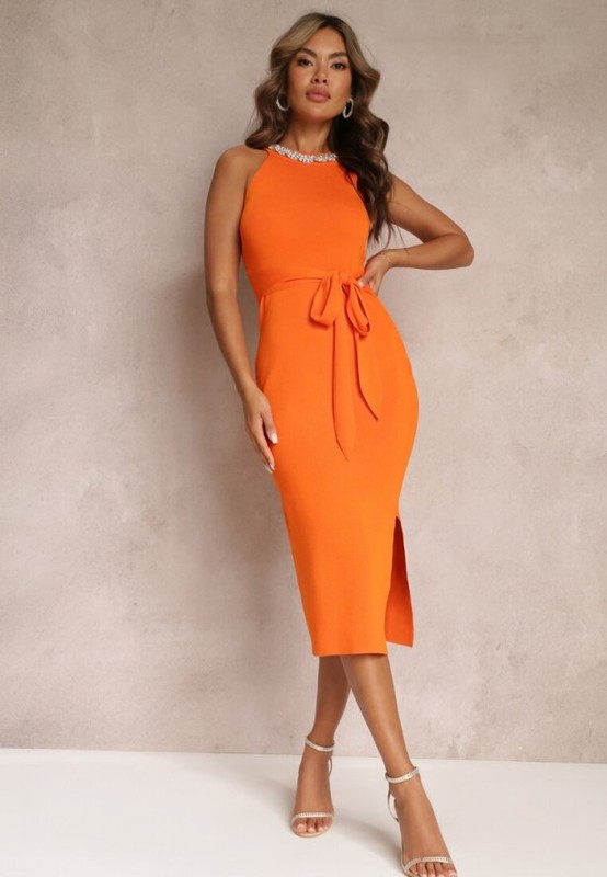 Pomarańczowa sukienka na wesele 2023