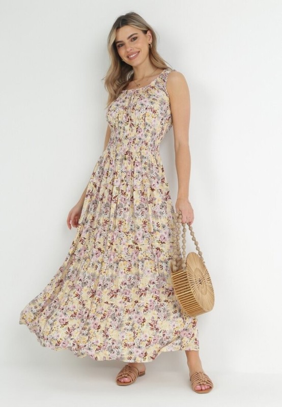 Zwiewna długa sukienka w kwiaty