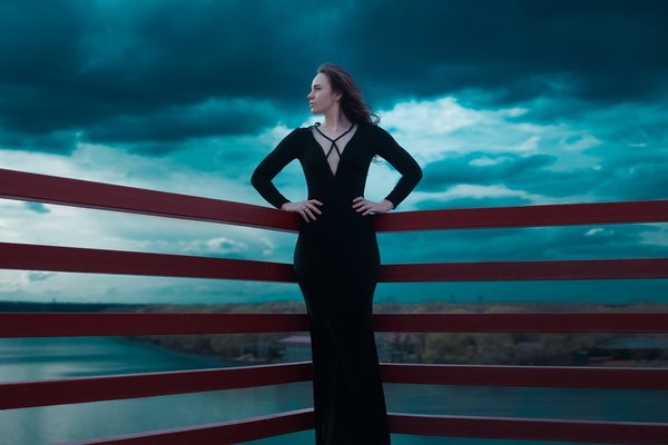 Mała czarna - nowe pomysły na noszenie klasyki