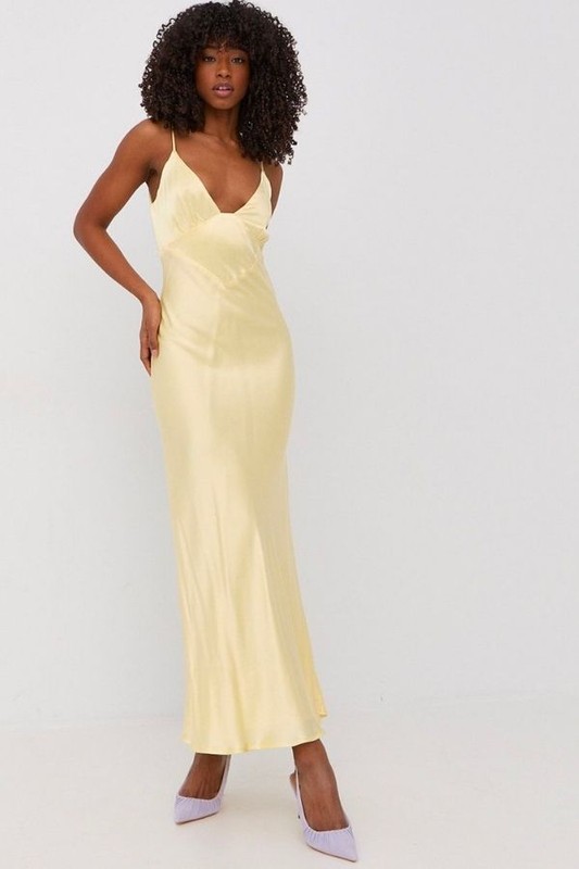 Satynowa jedwabna sukienka na wesele