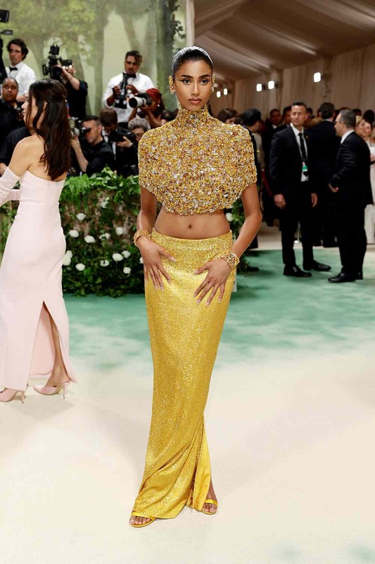 swarovski_met-gala24_imaan-hammam