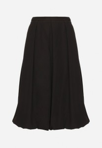 Czarna Spódnica z Wiskozą o Rozkloszowanym Kroju z Zakładkami Voreza