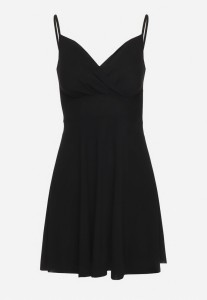 Czarna Rozkloszowana Sukienka z Kopertowym Dekoltem na Cienkich Ramiączkach Uferia