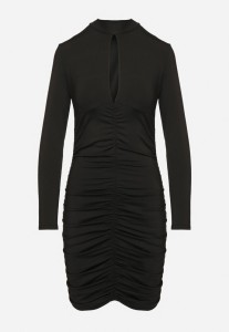 Czarna Sukienka Dopasowana z Marszczeniami i Wycięciem na Dekolcie Zaivina