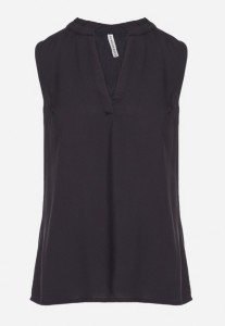 Granatowa Wiskozowa Bluzka Ozdobiona Wycięciem Tilonira