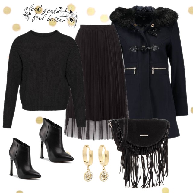 Czarna stylizacja z plisowaną spódnicą