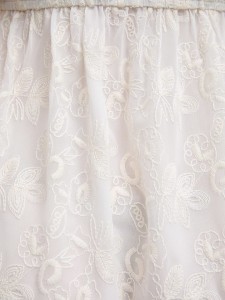 BGN Sukienka w kolorze kremowym rozmiar: 36